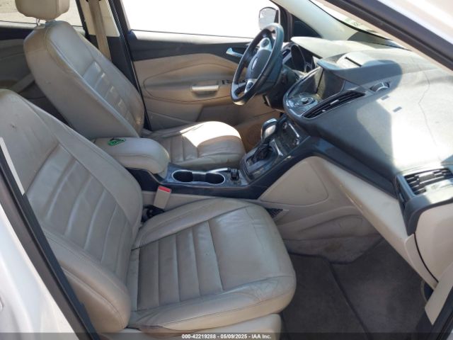 1FMCU0J91FUA50191 Ford Escape Titanium