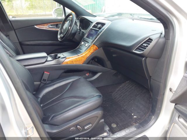 2019 LINCOLN NAUTILUS 2LMPJ8LP5KBL32374 Photo 4
