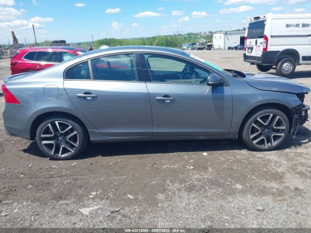 YV126MFL4H2432746 Volvo S60 T5 Dynamic