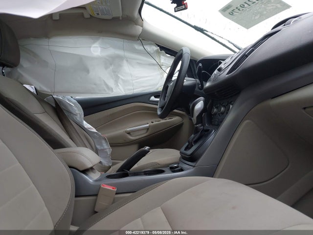 1FMCU9GX0FUB23447 Ford ESCAPE SE