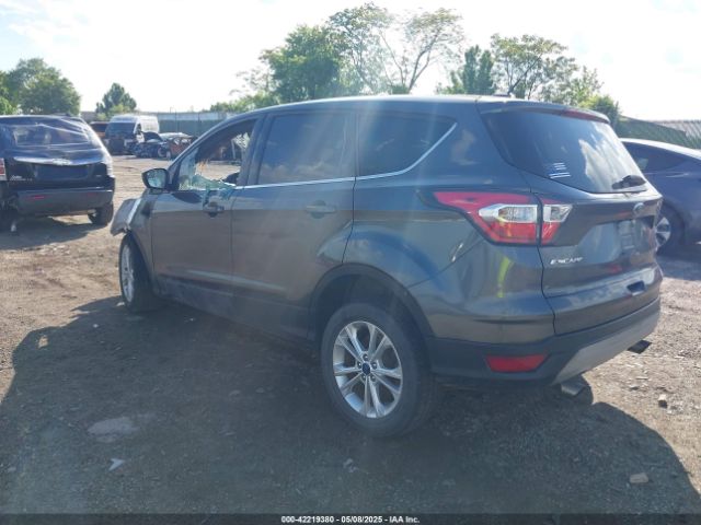 1FMCU0GD2HUA40316 Ford ESCAPE SE