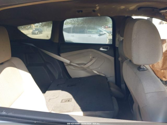 1FMCU0GD2HUA40316 Ford ESCAPE SE