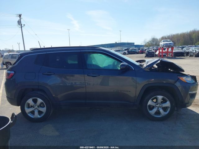 3C4NJDBB6JT239565 Jeep Compass Latitude 4x4