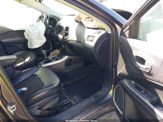 3C4NJDBB6JT239565 Jeep Compass Latitude 4x4