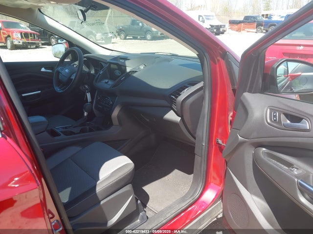 1FMCU9GD0HUA60374 Ford ESCAPE SE