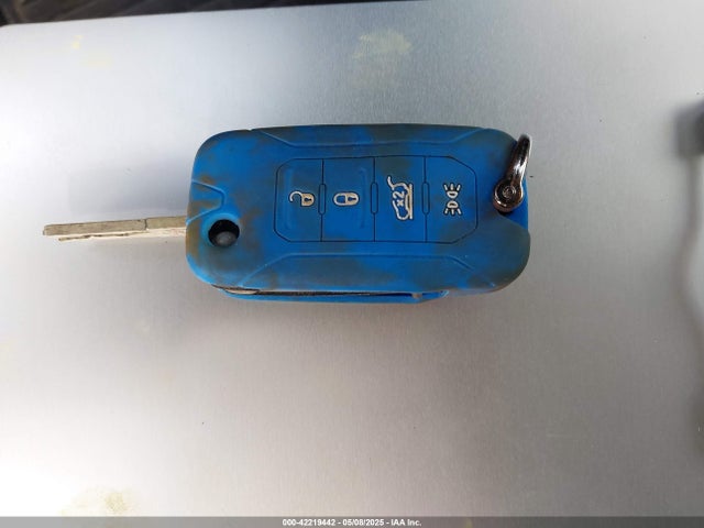 ZACCJBBT1FPB33219 Jeep Renegade Latitude