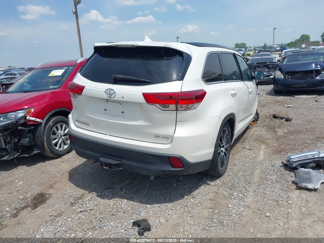 Toyota Highlander Se 2018 5TDJZRFH2JS547586 Image 4