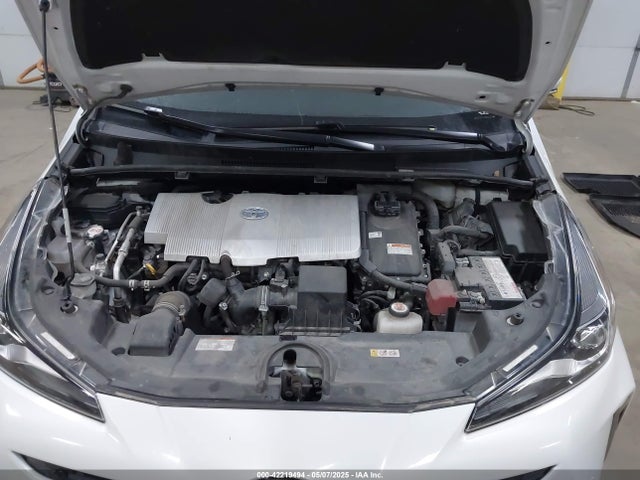 JTDL9MFU9N3031497 Toyota Prius Le Awd-e