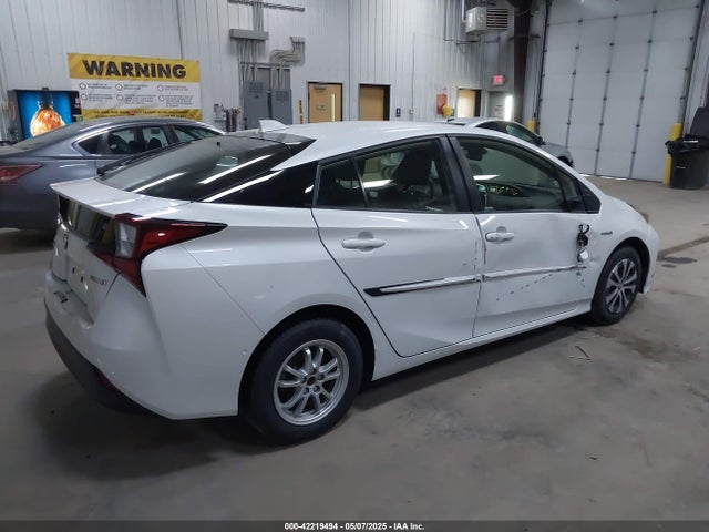 JTDL9MFU9N3031497 Toyota Prius Le Awd-e