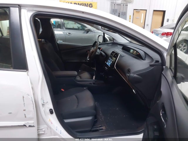 JTDL9MFU9N3031497 Toyota Prius Le Awd-e