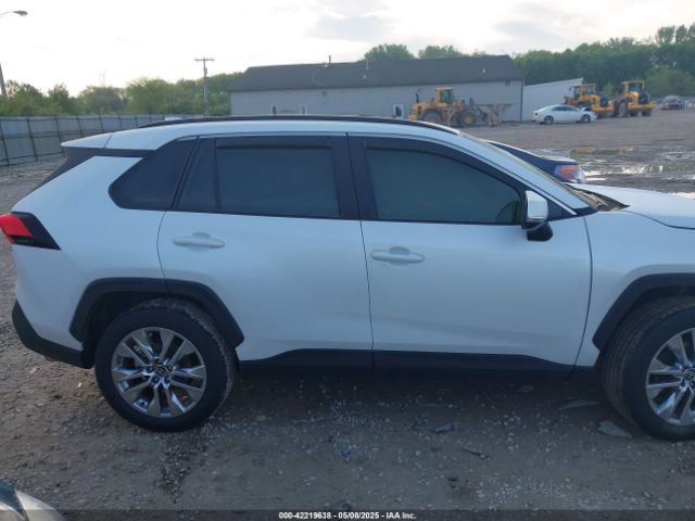2T3A1RFV5RW452270 Toyota Rav4 Xle Premium