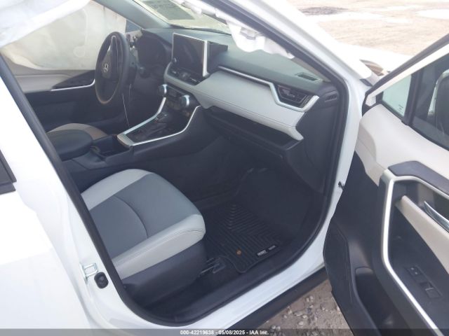 2T3A1RFV5RW452270 Toyota Rav4 Xle Premium