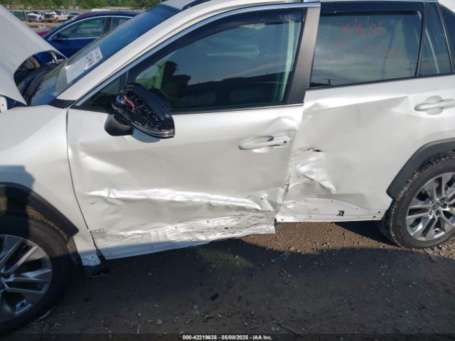 2T3A1RFV5RW452270 Toyota Rav4 Xle Premium