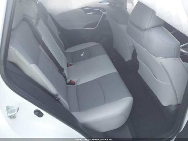 2T3A1RFV5RW452270 Toyota Rav4 Xle Premium