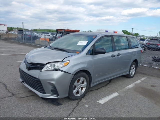 5TDZZ3DC4JS945535 Toyota Sienna L 7 Passenger
