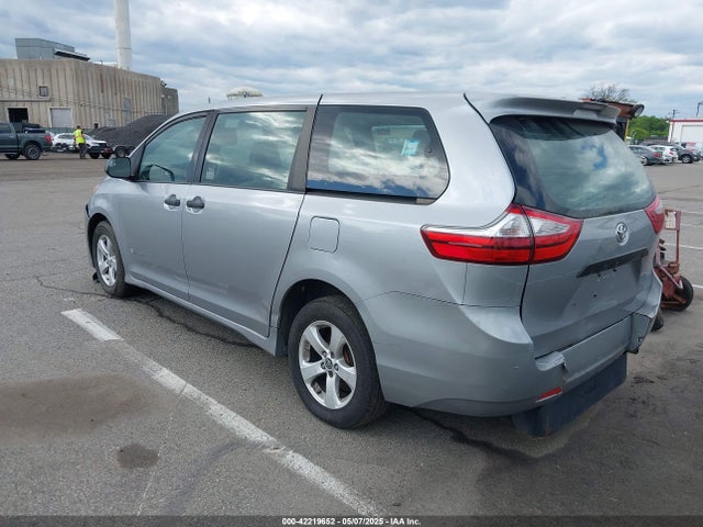 5TDZZ3DC4JS945535 Toyota Sienna L 7 Passenger