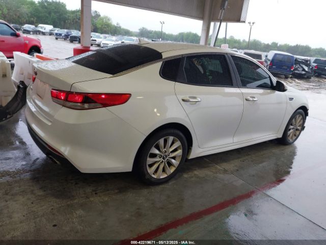 5XXGT4L38HG154646 KIA Optima Lx