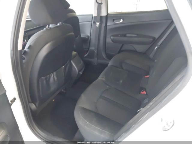 5XXGT4L38HG154646 KIA Optima Lx