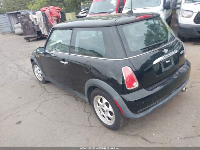 2005 MINI COOPER WMWRC33535TJ70850 Photo 2