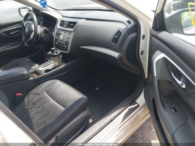 2017 NISSAN ALTIMA 1N4AL3AP2HC272753 Photo 4