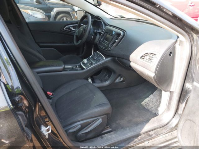 1C3CCCFB0FN655466 Chrysler 200 LX
