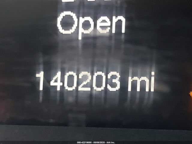 1C3CCCFB0FN655466 Chrysler 200 LX