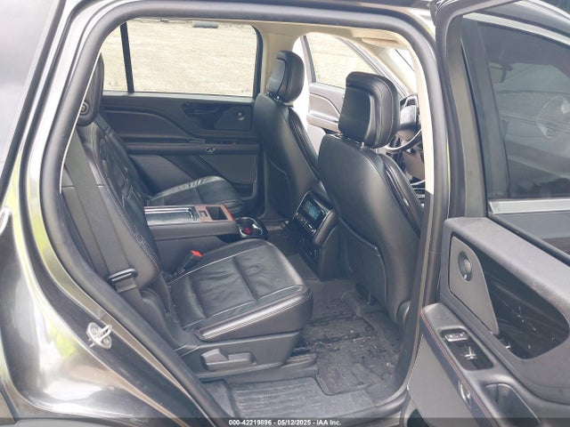 5LM5J7WC2LGL17926 Lincoln Aviator