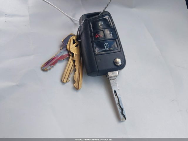 3VV0B7AX5JM025815 Volkswagen Tiguan 2.0t S