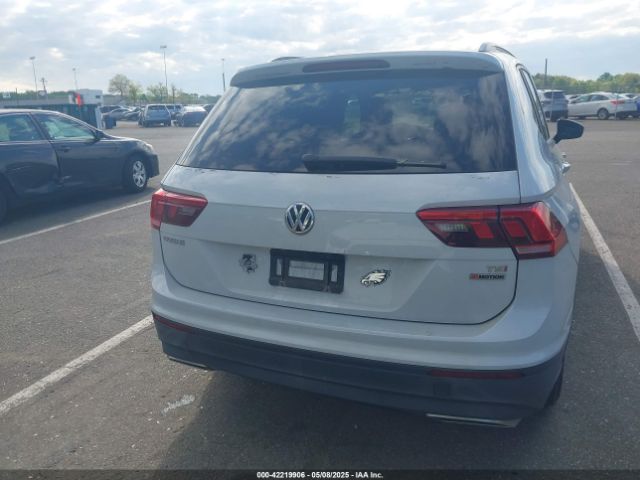 3VV0B7AX5JM025815 Volkswagen Tiguan 2.0t S