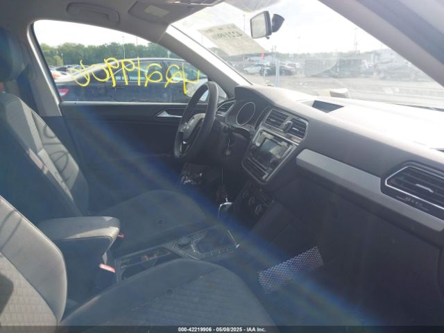 3VV0B7AX5JM025815 Volkswagen Tiguan 2.0t S