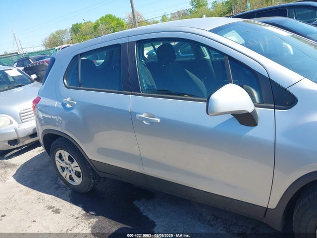 Chevrolet TRAX LS 2019 3GNCJKSB9KL163019 Image 14
