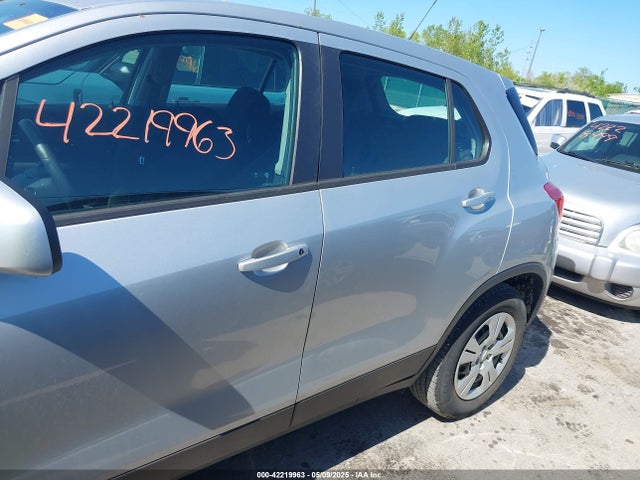 Chevrolet TRAX LS 2019 3GNCJKSB9KL163019 Image 15