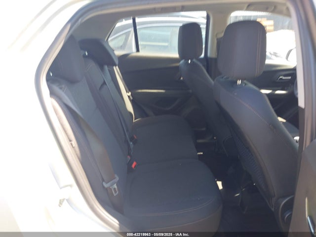 Chevrolet TRAX LS 2019 3GNCJKSB9KL163019 Image 8