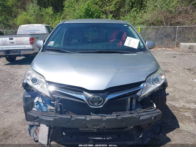 Toyota Sienna Le 7 Passenger 2019 5TDKZ3DC9KS990764 Image 12