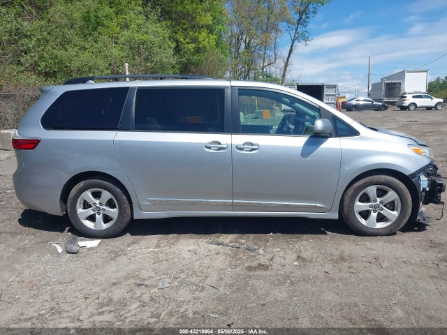 Toyota Sienna Le 7 Passenger 2019 5TDKZ3DC9KS990764 Image 13