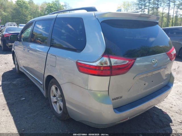 2019 TOYOTA SIENNA 5TDKZ3DC9KS990764 Photo 2