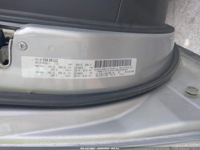 2019 CHRYSLER PACIFICA HYBRID 2C4RC1L7XKR613958 Photo 8