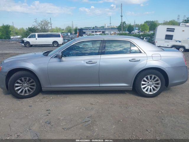 2C3CCAAG3EH380058 Chrysler 300