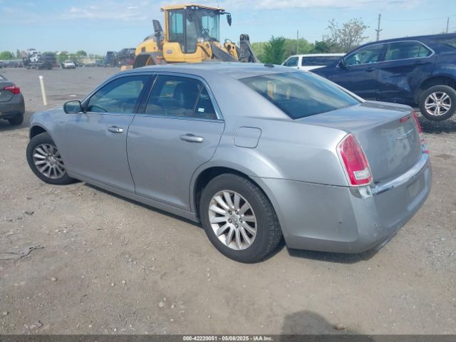 2014 CHRYSLER 300 2C3CCAAG3EH380058 Photo 2