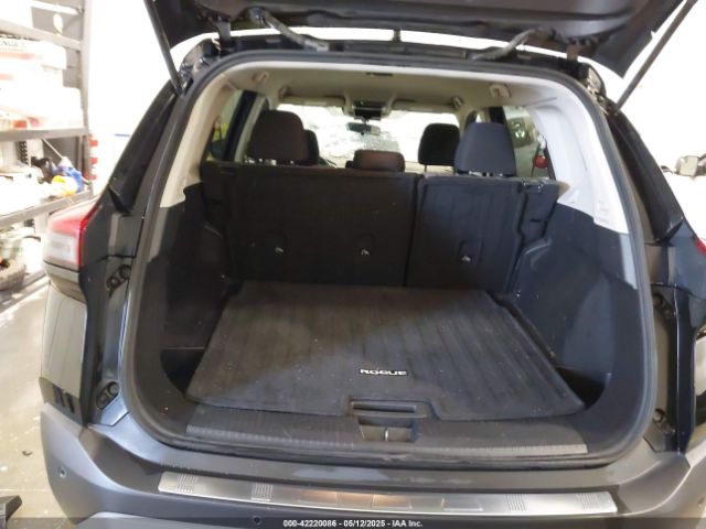 5N1BT3BBXNC717989 Nissan Rogue Sv Intelligent Awd