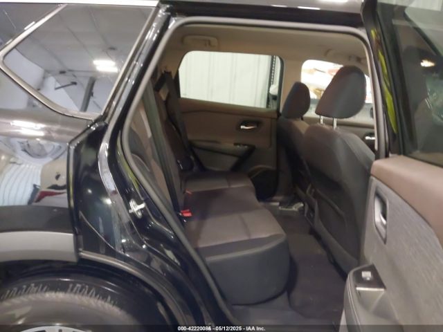 5N1BT3BBXNC717989 Nissan Rogue Sv Intelligent Awd