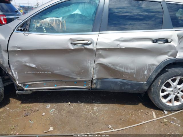 1C4PJLCB4JD573830 Jeep Cherokee Latitude Fwd