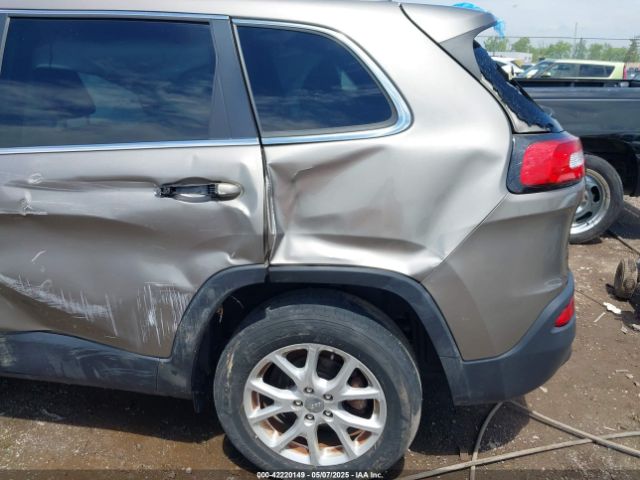 1C4PJLCB4JD573830 Jeep Cherokee Latitude Fwd