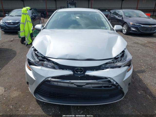 5YFB4MDE7SP273892 Toyota COROLLA LE