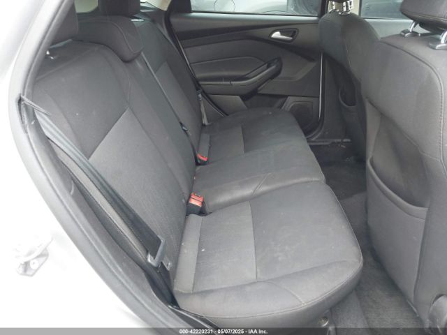 1FADP3K22FL315361 Ford FOCUS SE