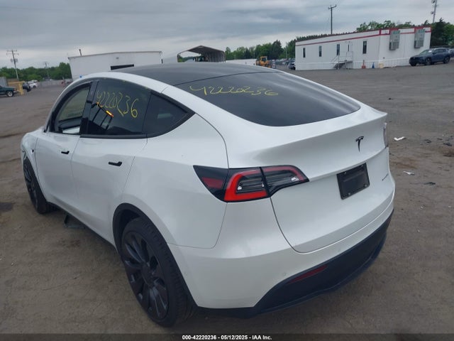 2021 TESLA MODEL Y 5YJYGDEE7MF068619 Photo 2