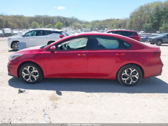 3KPF24AD2ME309060 KIA Forte Lxs
