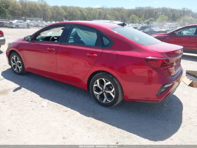 3KPF24AD2ME309060 KIA Forte Lxs