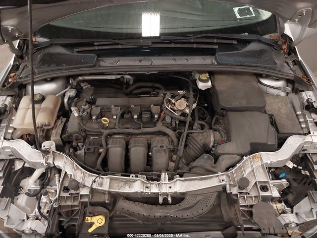 1FADP3K24JL254572 Ford FOCUS SE
