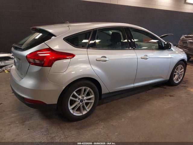 1FADP3K24JL254572 Ford FOCUS SE